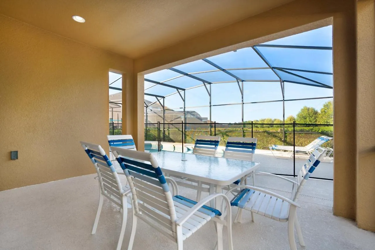 2142Victoria Villa Davenport